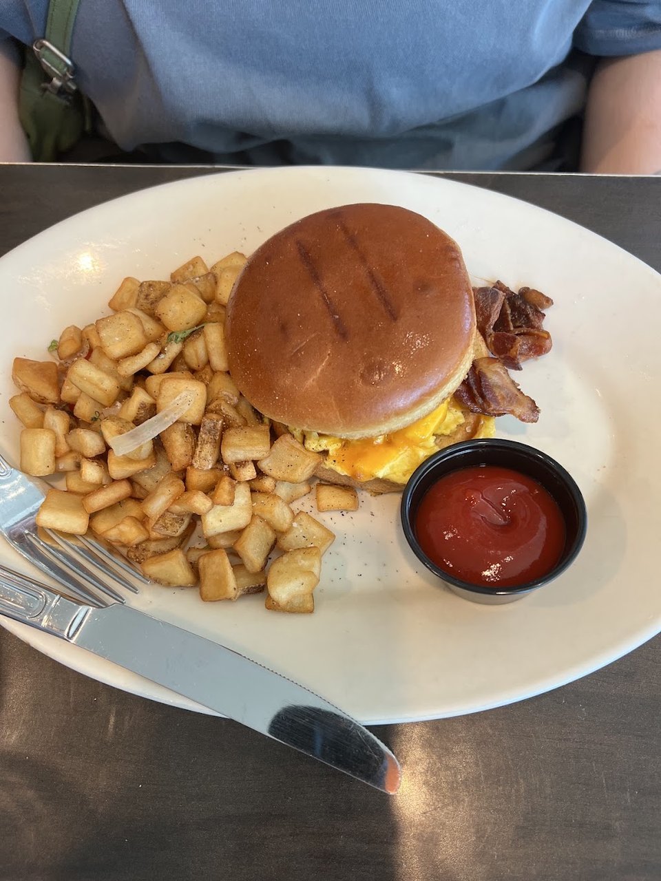 Sandwich with Hash Browns